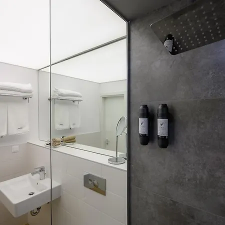 Hotel Location 3*